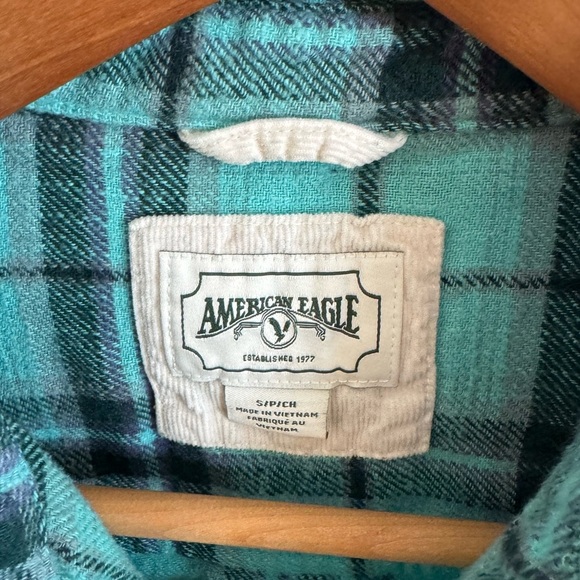 Women’s American Eagle turquoise plaid cropped flannel style button down Small - Picture 3 of 4
